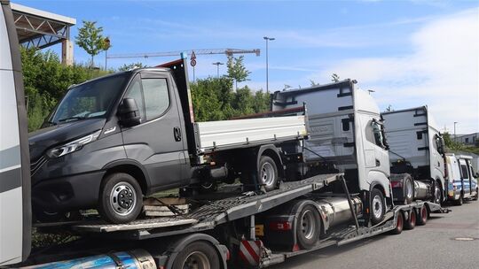 Sattelzug zu lang und durch Ladung zu hoch - Keine Ausnahmegenehmigungen!