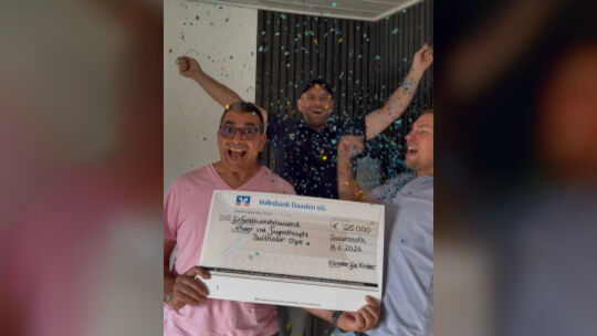 Marco, André und Rouven sind selbst überglücklich über die stolze Summe von 25.000 Euro für das Kinder- und Jugend-Hospiz Baltha