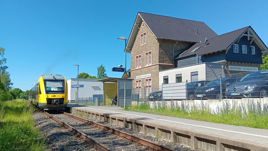 Auf der Strecke von Limburg nach Altenkirchen halten die Züge der HLB an verschiedenen Stationen seit dem 14. Juni nur noch bei