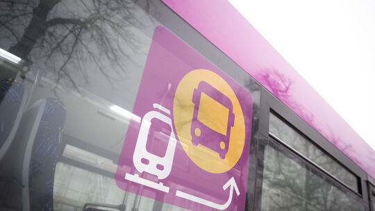 Die anstehende Generalsanierung der Bahnstrecke zwischen Troisdorf und Wiesbaden am rechten Rheinufer tangiert auch die gegenübe