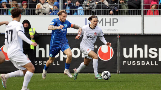 Dritan Maqkaj (am Ball, hier noch im Trikot der U21 von Eintracht Frankfurt im Spiel gegen die Stuttgartes Kickers im März 2024)