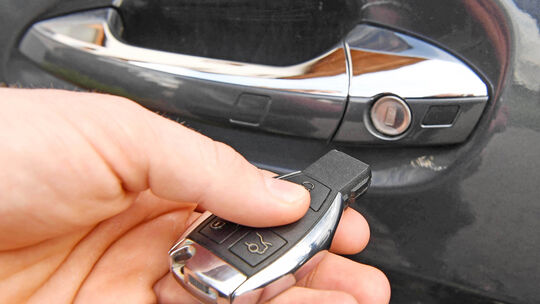 Der Keyless-Go-Schlüssel eines Fahrzeugs