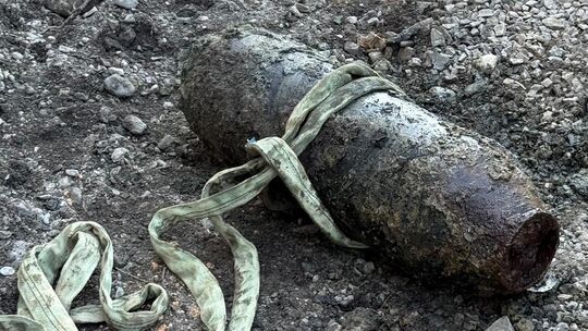 Am Donnerstag, 18. Juni, wurde eine Weltkriegsbombe auf dem Gelände des ehemaligen Eisenbahnausbesserungswerks bei Baggerarbeite