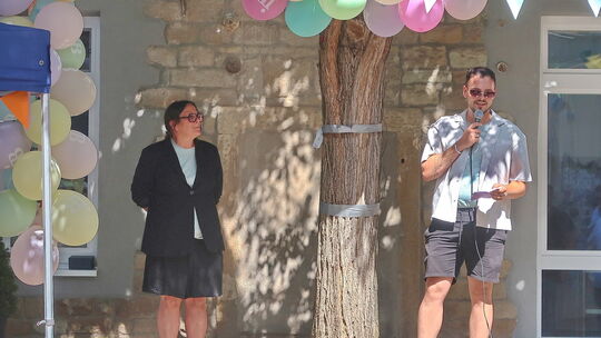 Nadine Giusto, Leiterin des Jugendhauses Bad Sobernheim, und Teamleiter Tim Engbarth erinnerten an die 30-jährige Geschichte de