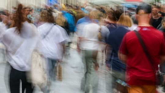 Passanten in der Innenstadt Passanten in der Innenstadt