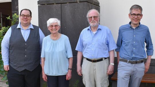 Die Geschichte von Andernach lebendig zu erhalten, ist das Ziel ihres Engagements: Museumsleiter Kai Seebert (von links), Rosa W Die Geschichte von Andernach lebendig zu erhalten, ist das Ziel ihres Engagements: Museumsleiter Kai Seebert (von links), Rosa W