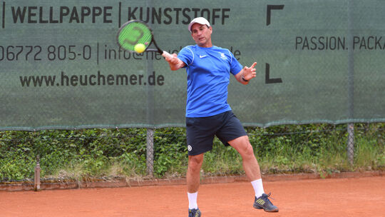Der Niederländer Marcus Hilpert gehört mit einer Bilanz von 9:1-Siegen zu den Aktivposten der 50er des TC BW Bad Ems, die als Au