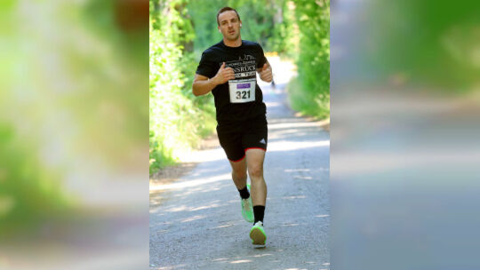 Der Bickenbacher Fußballer Niklas Kneip war in Sohren nicht zu schlagen, er siegte in 38:07 Minuten beim Sommerlauf, es war sein Der Bickenbacher Fußballer Niklas Kneip war in Sohren nicht zu schlagen, er siegte in 38:07 Minuten beim Sommerlauf, es war sein