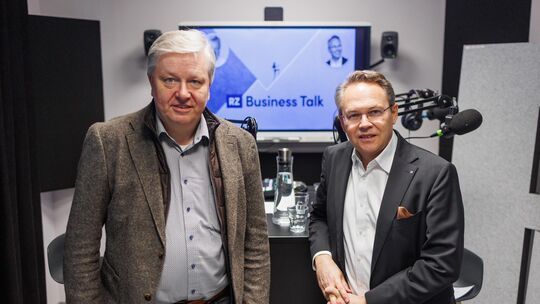 Zur Podcast-Familie gehört auch der RZ Businesstalk. Wie geht es der Wirtschaft? Welche Themen aus der großen Welt wirken in die