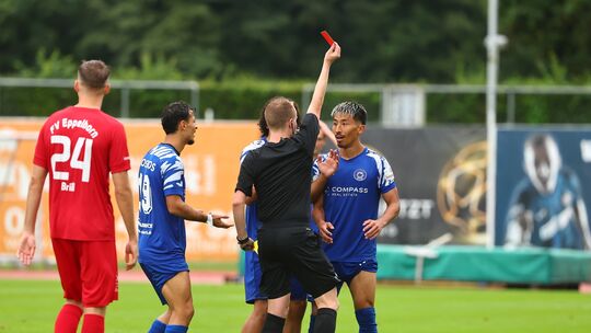 Insgesamt sechsmal sahen Spieler des FC Cosmos Koblenz in der abgelaufenen Oberligasaison die Gelb-Rote Karte. Die erste gab's d