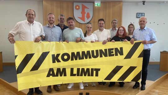 Der Stadt Idar-Oberstein geht finanziell die Luft aus: Sie beteiligt sich am Aktionstag "Kommunen am Limit". Bei einem Pressege