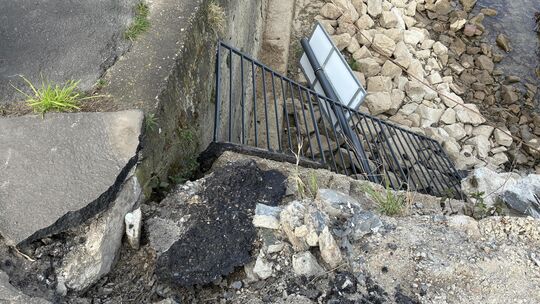 Seit ein Tankmotorschiff am 19. März den Fähranleger in Boppard rammte, steht der Fährbetrieb still.