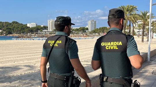 Beamte der Polizeieinheit Guardia Civil auf Mallorca. Beamte der Polizeieinheit Guardia Civil auf Mallorca.