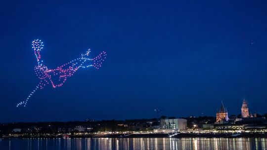 Drohnen-Licht-Show über dem Rhein