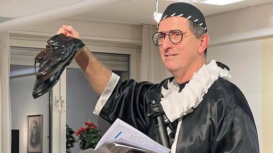 Neben weiteren Impulsen stehen Katharinas Schuhe am Mittwoch, 8. Juli, abends um 18.30 Uhr an der Fuhrmannskapelle in Montabaur
