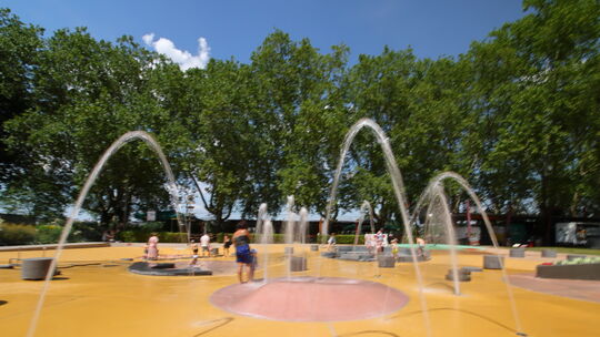 Der Wasserspielplatz am Deutschen Eck in Koblenz: Ein Neubau der störanfälligen Anlage ist eine Option.
