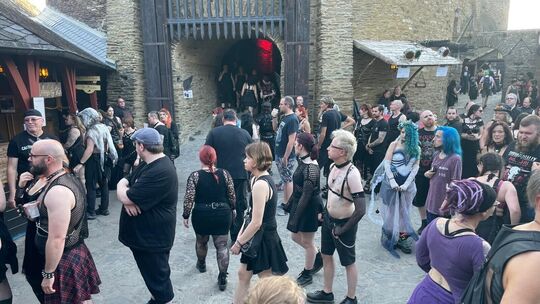 Hunderte Besucherinnen und Besucher waren auf der Castrum Nigra unterwegs.