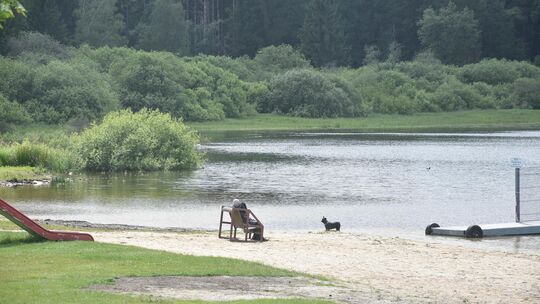 Hunde sind auf dem Campingplatz von Familie de Vrieze an der Krombachtalsperre herzlich willkommen. Hunde sind auf dem Campingplatz von Familie de Vrieze an der Krombachtalsperre herzlich willkommen.