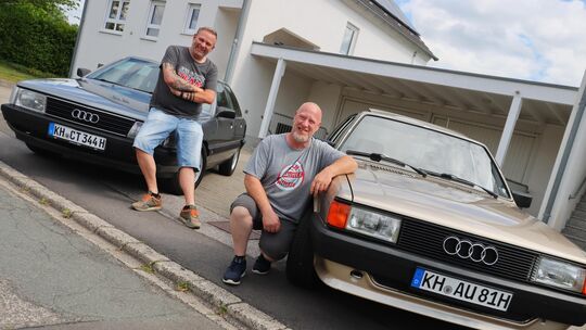 Sie lieben Autos mit Geschichte: Jörg Haupenthal (links), Vorsitzender des RHC-Rallye-Vereins in Stromberg und Triebfeder der Rh