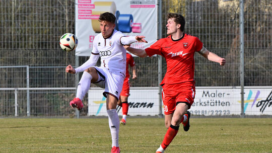 In der Saison 2024/25 spielte Din Alajbegovic (links) beim FC Ingolstadt II in der Bayernliga.