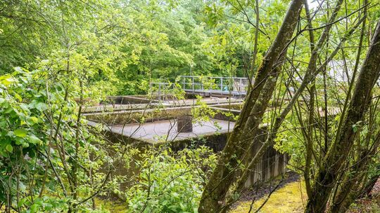 Von außen kaum einsehbar liegt die Kläranlage Brochenbachtal in St. Katharinen. Sie wird voraussichtlich 2030 stillgelegt, denn