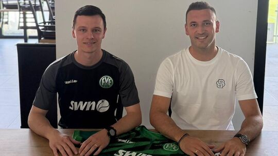 Philipp Frank (links), der bis Ende Februar Coach beim Rheinlandligisten FV Morbach war, wird künftig das Trainerteam des FV Eng