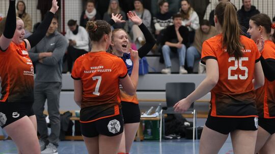Überraschend dürfen die Volleyballerinnen der SG Maifeld-Koblenz Volleys kommende Saison doch wieder in der Oberliga jubeln.