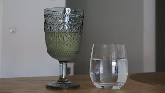 Wein oder Wasser? Das ist die Frage bei den aktuellen Temperaturen.