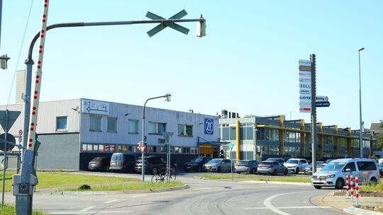 Der Automobilzulieferer ZF betreibt seinen Koblenzer Standort im Industriegebiet in Kesselheim.