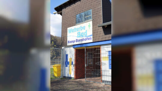 Schon lange bevor sich die Tore zum Welterbe-Bad in Kamp-Bornhofen öffnen, wird alles vorbereitet für den Besucheransturm.