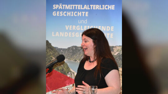 Überzeugend und ausdrucksstark brachte Prof. Dr. Nina Gallion die Geschichte der streitbaren Gräfin Loretta von Sponheim rüber u