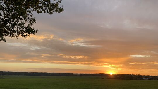 Wunderschön: ein Sonnenuntergang im Westerwald.