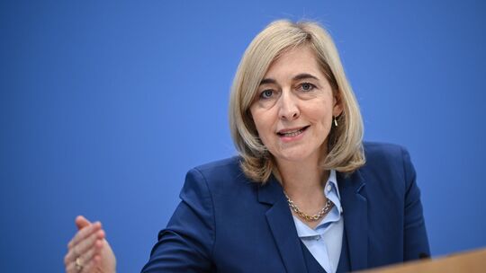 Bundesgesundheitsministerin Warken