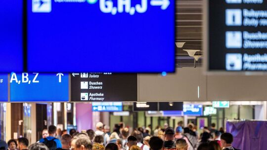 Erstes Sommerferienwochenende 2026 - Flughafen Frankfurt