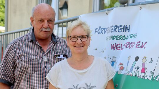 Abschied von der Racker Ranch: Ute Bornwasser mit dem Zweckverbandsvorsitzenden Willi Kehraus.