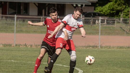 In verschiedenen Klassen gehen der VfL Sponheim (weiß) und der FSV rehborn in der kommenden Saison an den Start. Die Rehborner s