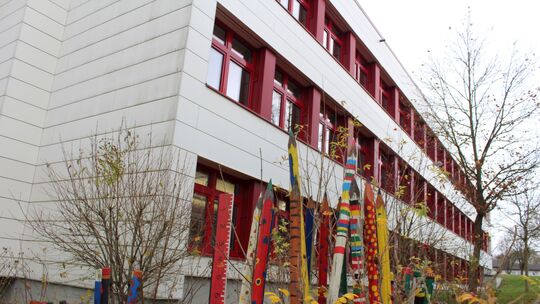 Blick auf die Brohtalschule in Niederzissen. In der Kreispolitik wurde lange darüber diskutiert, ob die Realschule plus zu einer