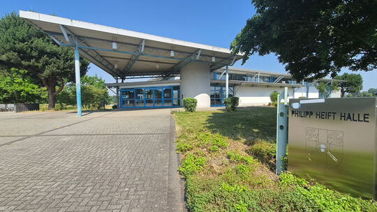 Der Boden der Philipp-Heift-Halle soll renoviert werden. Das hat der Mülheim-Kärlicher Stadtrat beschlossen.