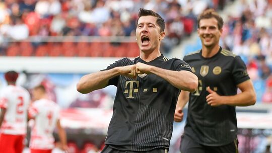 Robert Lewandowski (l) und Leon Goretzka Robert Lewandowski (l) und Leon Goretzka