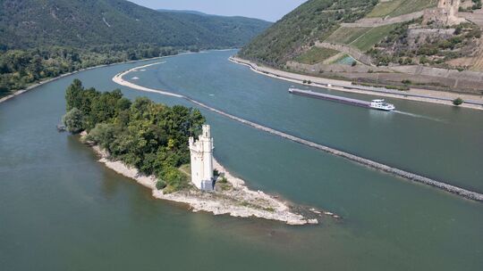 Binnenschifffahrt auf dem Rhein Binnenschifffahrt auf dem Rhein