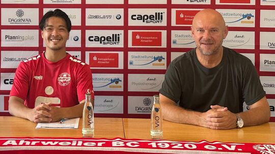 Shota Nagano (links) wird den Ahrweiler BC künftig in der Offensive verstärken. Er spielte zuletzt bei Hessenligist FSV Fernwald