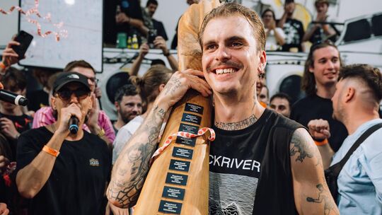 Alex Christ aus Argenthal hat seinen Titel als Fingerboarding-Weltmeister verteidigt.