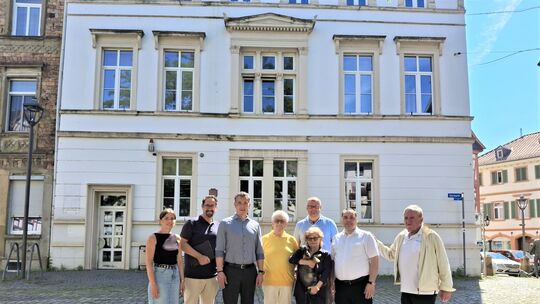 Freuen sich über die positive Entwicklung für die Neustadt (v.l.): Lisa Gaß, Liegenschaftsamt, Michael Fluhr, Amtsleiter Wirtsch