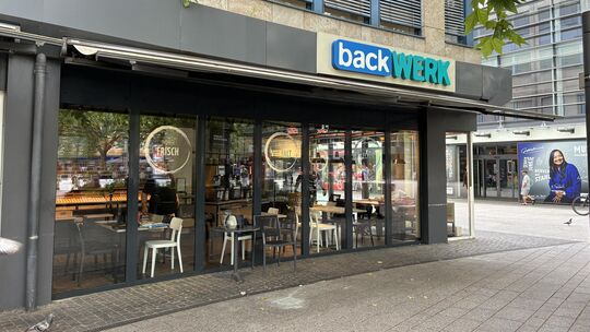Die Bauzäune sind weg, die Sanierung von Backwerk in der Löhrstraße ist beendet.