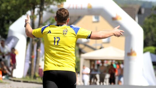 Das Ziel in sich, den eigenen Namen schon im Ohr: Auch der Einlauf in Dreikirchen war für die Teilnehmer etwas Besonderes.