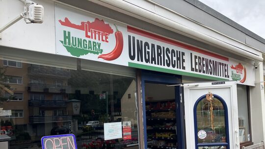 Seit Dezember 2020 gibt es den Feinkostladen „Little Hungary“ in Rolandseck, in dem ausschließlich ungarische Lebensmittel verka Seit Dezember 2020 gibt es den Feinkostladen „Little Hungary“ in Rolandseck, in dem ausschließlich ungarische Lebensmittel verka