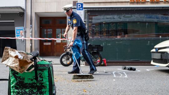 Taxifahrer soll Radler nach Streit angefahren haben Taxifahrer soll Radler nach Streit angefahren haben