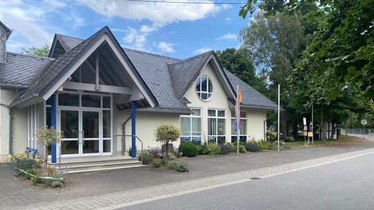 Niedersohren hat kein eigenes Rathaus. Der Gemeinderat tagt daher im Dorfgemeinschaftshaus.