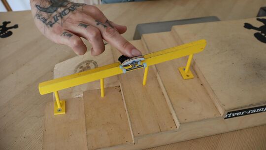 Beim Fingerboarding ist die Rampe, auf der Tricks vorgeführt werden, nur wenige Zentimeter lang.