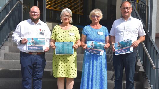 Sie freuen sich, den diesjährigen Sicherheits- und Gesundheitstag anzukündigen (v. links): Benjamin Engel vom DRK Mittelrhein, S